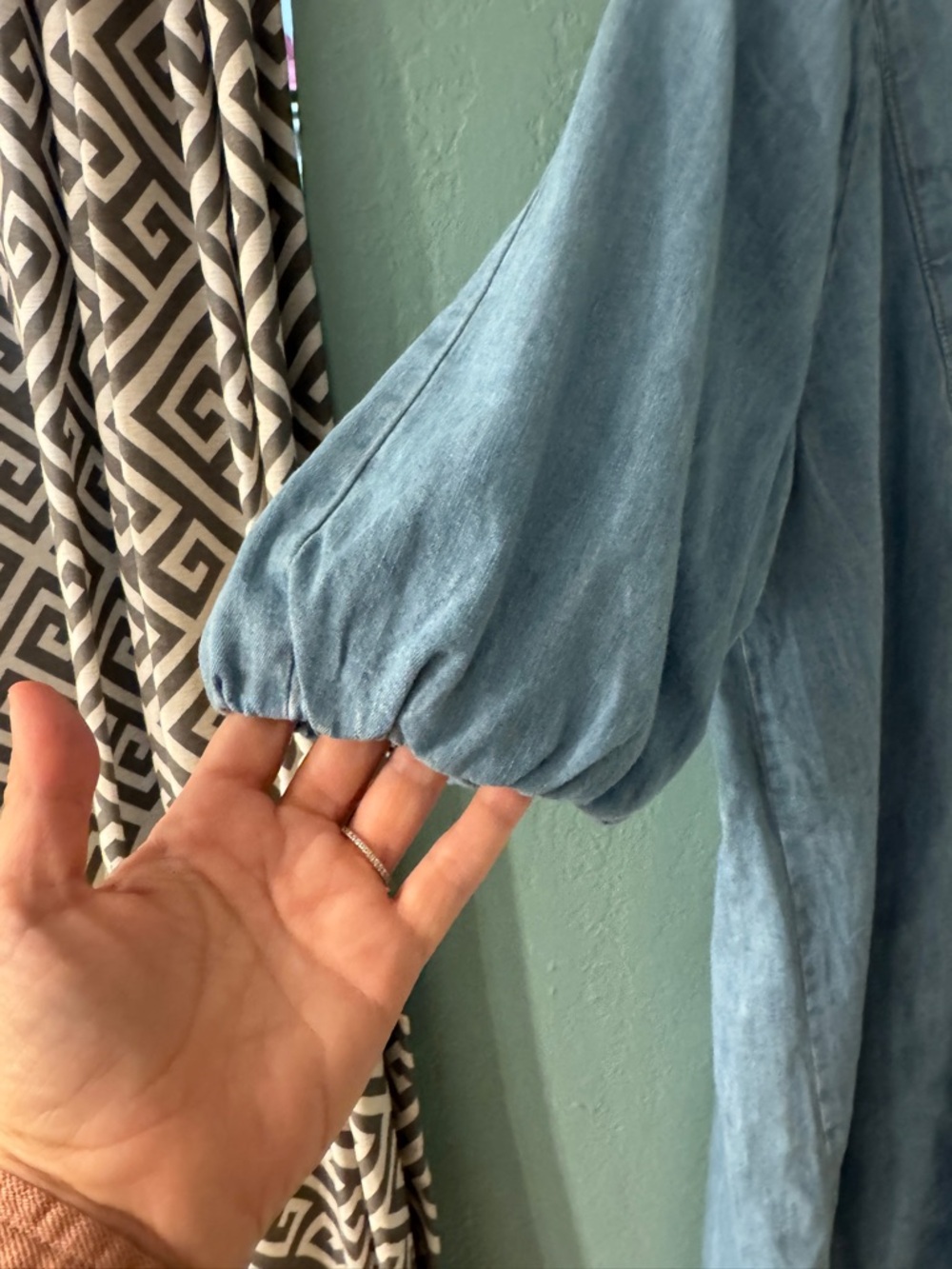 H&M Light Denim Mini Dress with V-Notch and Puff Sleeves - Picture 2 of 4